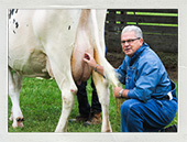 Tom Byers Honoured with the 2013 Dairy Cattle Improvement Industry Distinction Award